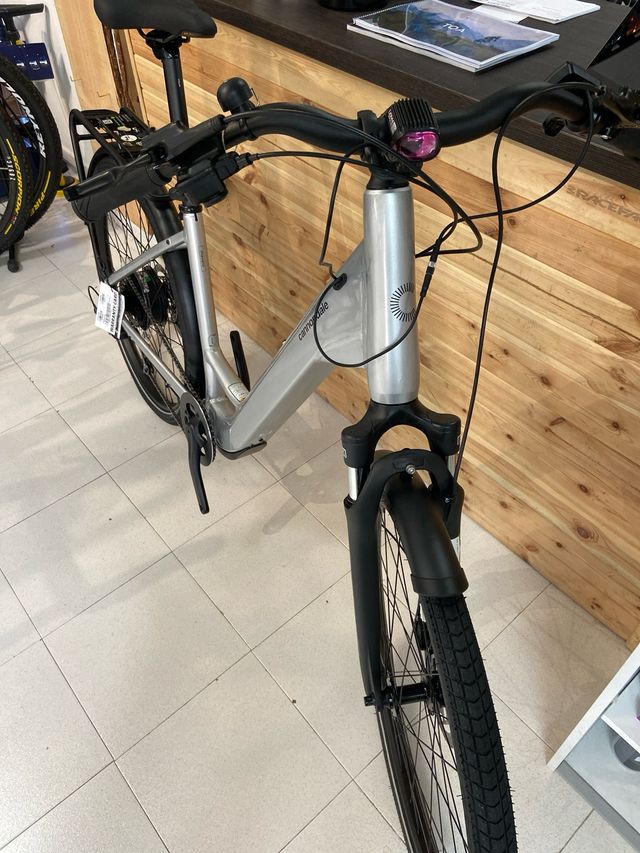 Bicicleta Eléctrica Urbana Cannondale