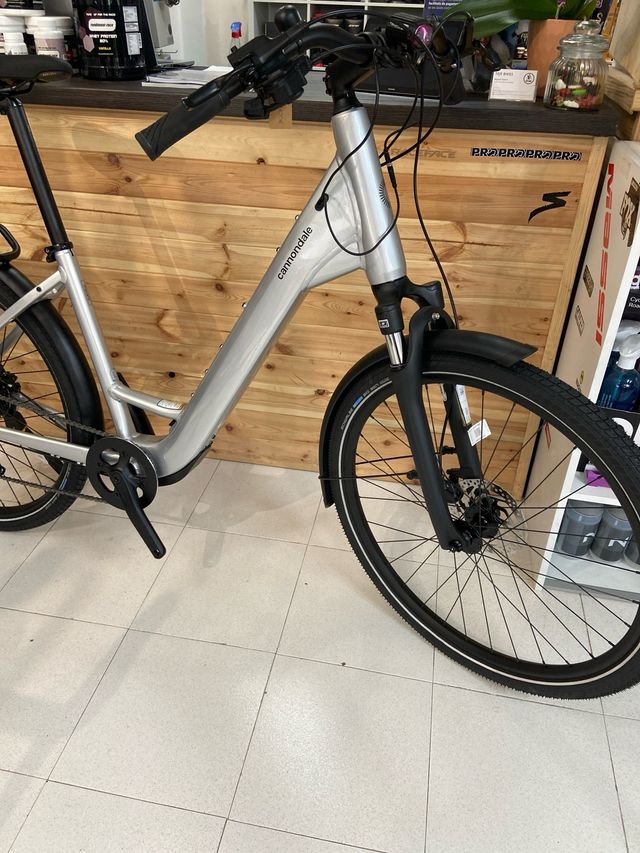 Bicicleta Eléctrica Urbana Cannondale