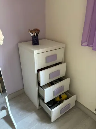 Dormitorio juvenil con cajones