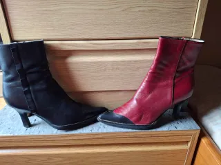 Botines de piel negros y rojos