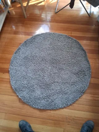 Tappeto rotondo pelo lungo grigio