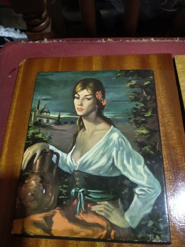 Cuadro mujer con cántaro 25x25cm madera