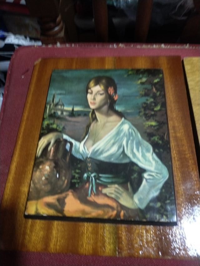 Cuadro mujer con cántaro 25x25cm madera