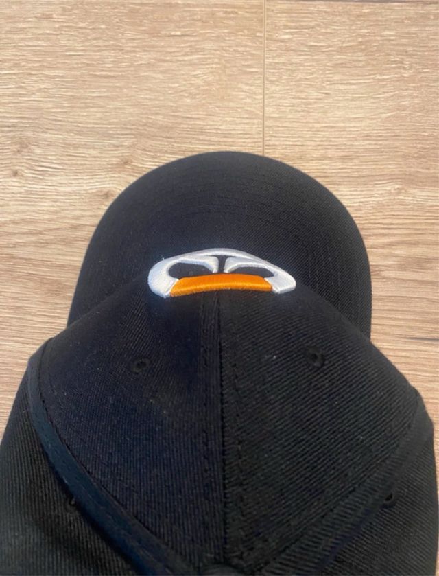 Gorra Overwatch Negra con Logo Naranja