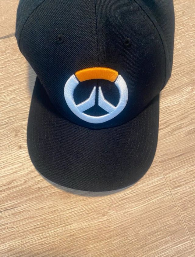 Gorra Overwatch Negra con Logo Naranja