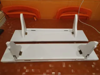 2 Baldas de madera 2€ cada una.