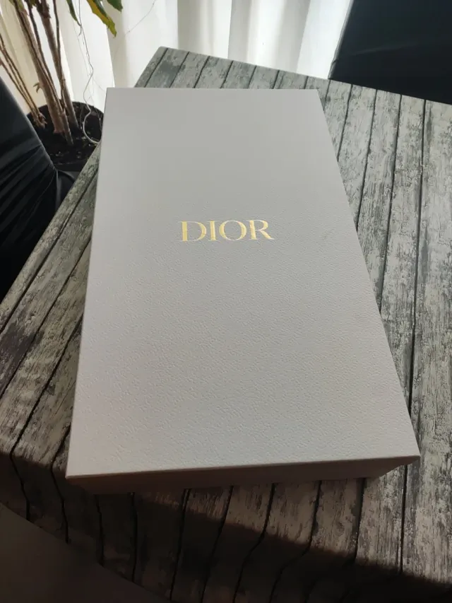 Scatola regalo Dior grigia