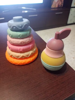 Juguetes apilables de goma para bebé