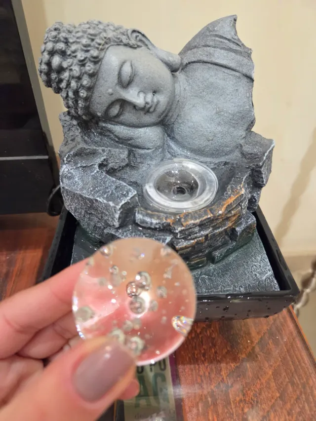 Fuente Buda con cristal y luces LED