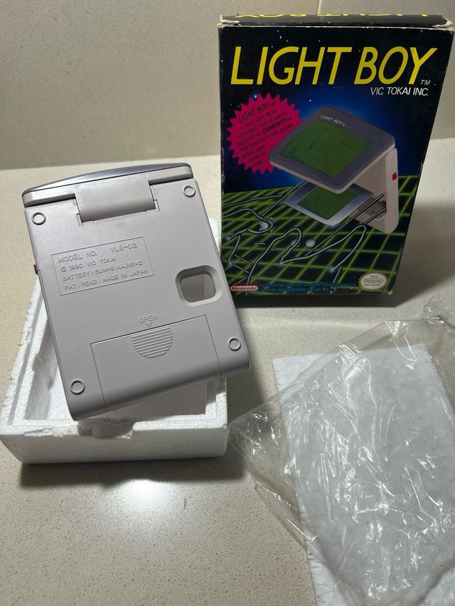 Light Boy Vic Tokai Inc. para Game Boy