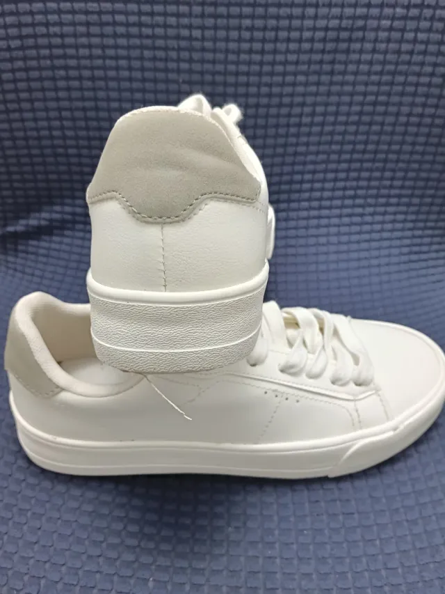 Zapatillas Pull&Bear blancas de Mujer