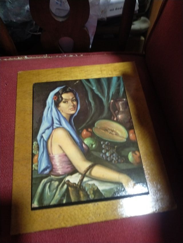Cuadro bodegón mujer y frutas madera 25x25