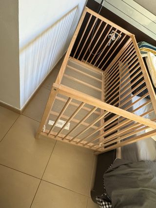 Cuna de madera completa