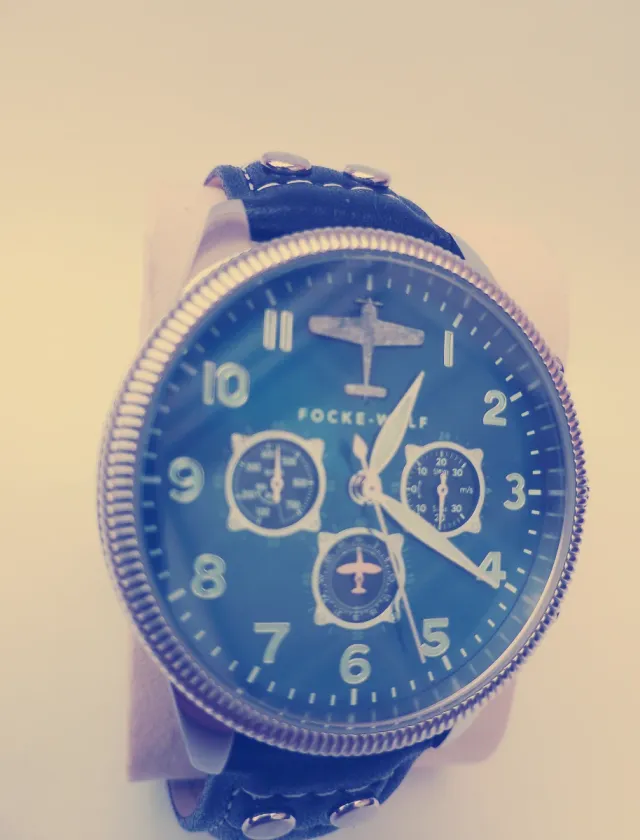 Reloj Focke Wulf Azul y Plateado