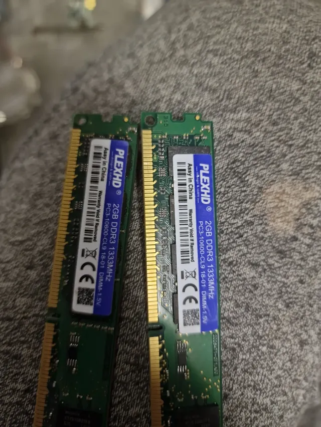 Lote componentes informáticos varios