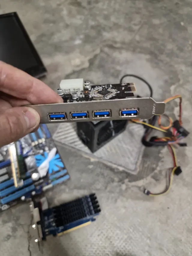 Lote componentes informáticos varios