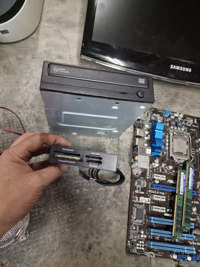 Lote componentes informáticos varios