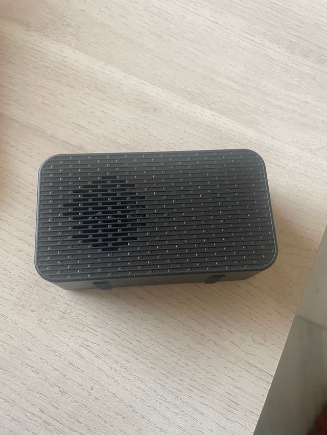 Altavoz Inalámbrico con Reloj Despertador