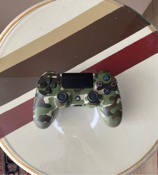 PS4 Slim 500GB + 1 Mando + 3 Juegos