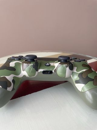 PS4 Slim 500GB + 1 Mando + 3 Juegos