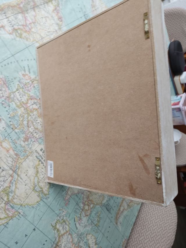 Colgador de llaves de madera y metal