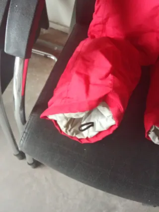 Mono de esquí rojo talla 10 años