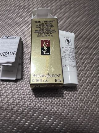 Yves Saint Laurent Teint Resist Fondotinta