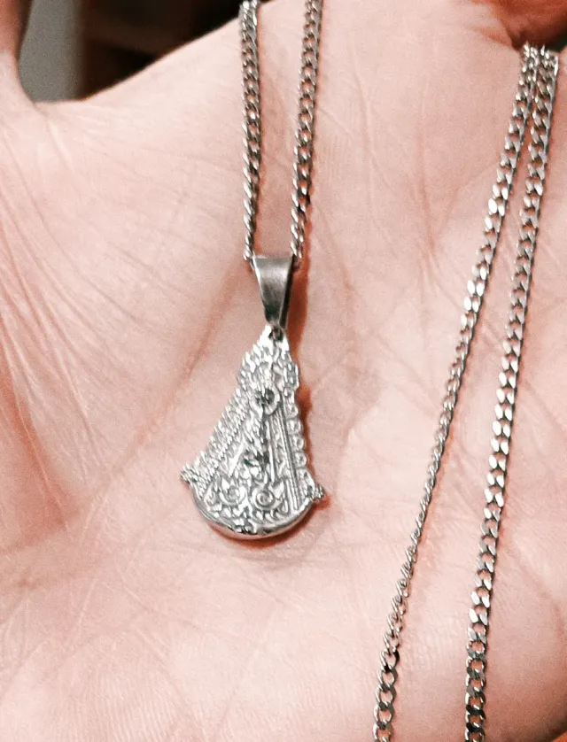 ALT 23mm ANCHO 16mm COLGANTE VIRGEN DEL ROCIO