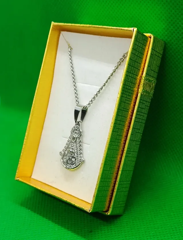 ALT 23mm ANCHO 16mm COLGANTE VIRGEN DEL ROCIO