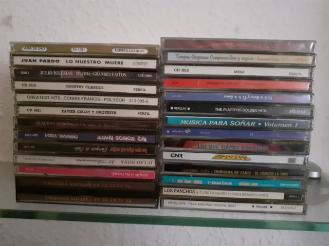 Lote 97 DVD y 27 CD.