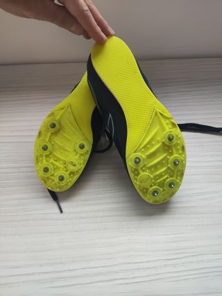 Zapatillas clavos cross 37