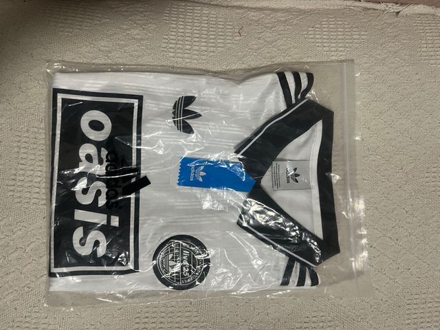 Camiseta Oasis Adidas Edición Especial Tour '25