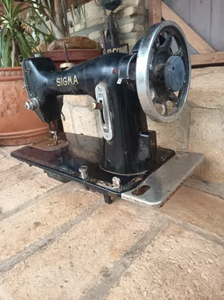 Máquina de coser antigua Sigma