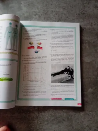 Biología y Geología. 3 Secundaria. Revuela. Pri...