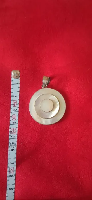 Ciondolo pachamama madreperla e  argento