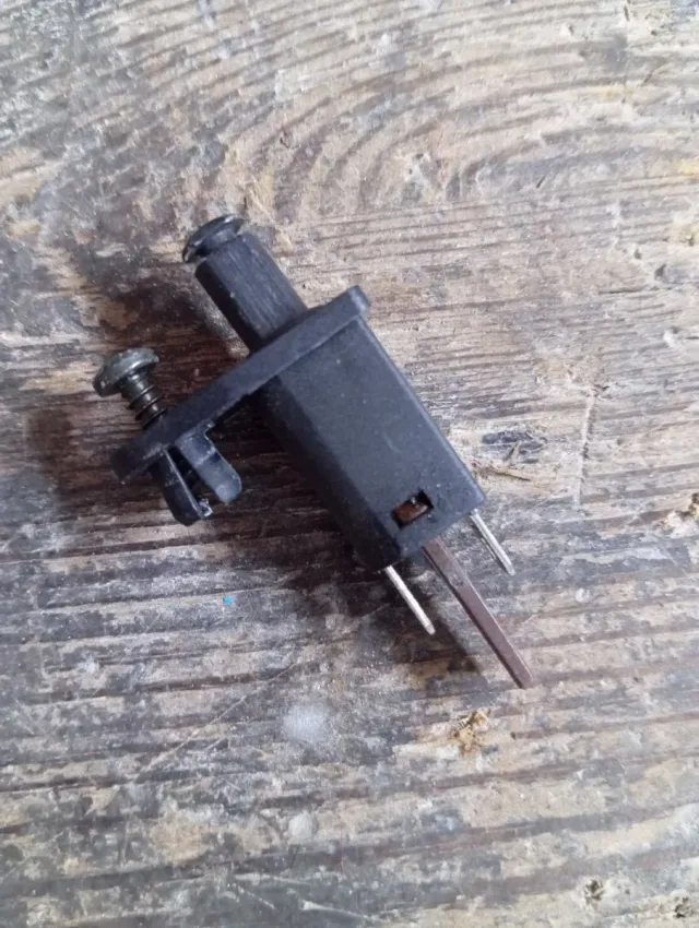 Interruptor luz maletero Piaggio X8 Tapa manillar