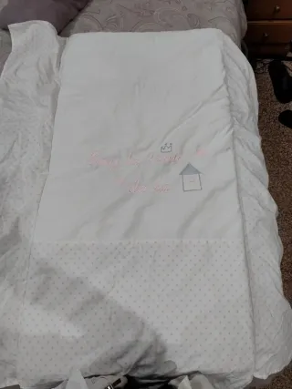 Edredón cuna con estampado de estrellas