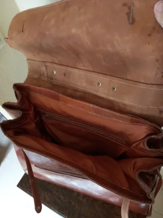 Maleta de cuero marrón