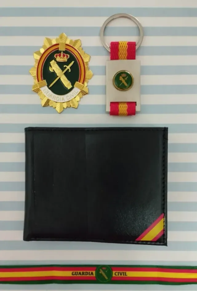 SET CARTERA + PORTA + PLACA VERTICAL + LLAVERO GC