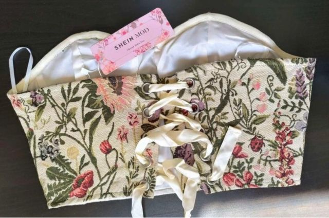 Top Corsé Floral Mariposas