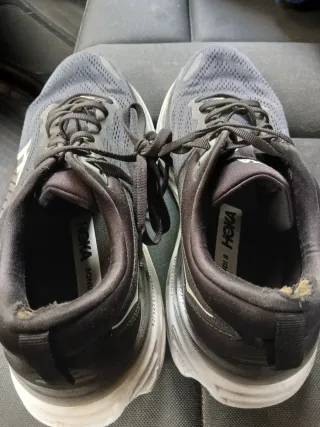 Deportivas Hoka Negras y Blancas