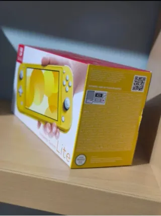 Nintendo Switch Lite Amarillo Sin Estrenar
