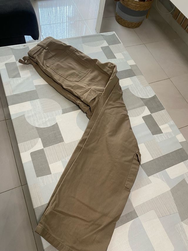 Pantalón cargo Stradivarius T-38