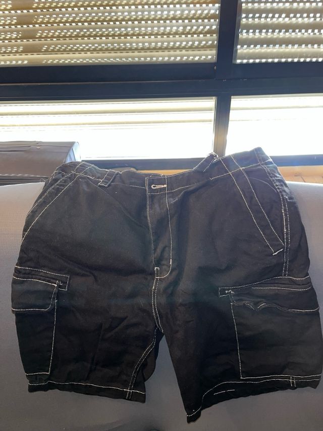 Pantalón cargo vaquero negro