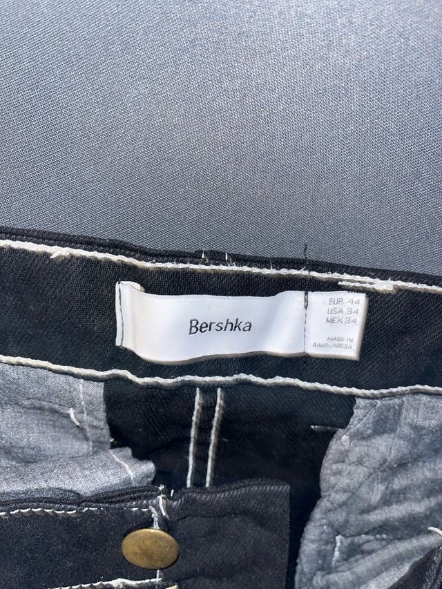 Pantalón cargo vaquero negro