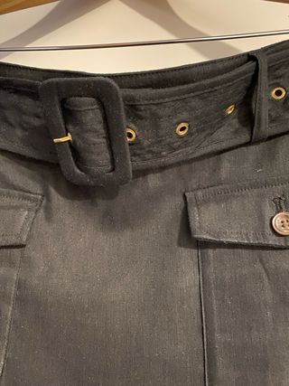 Falda negra Calvin Klein con cinturón