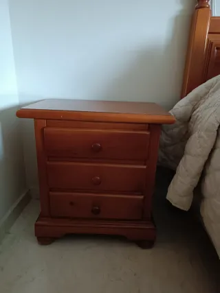 Dormitorio estilo provenzal, madera maciza.