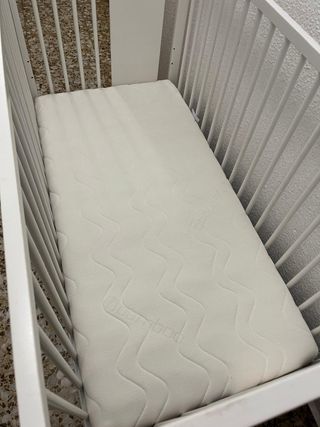 Cuna blanca con colchón