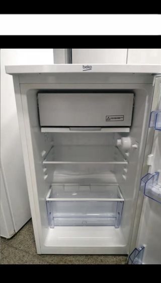 Nevera Beko Mini 82x48cm