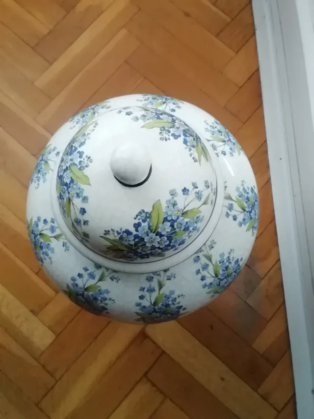 Jarrón antiguo floral